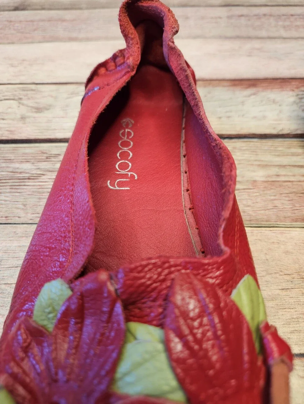Socofy handmade red floral genuine leather slip-on loafers.
